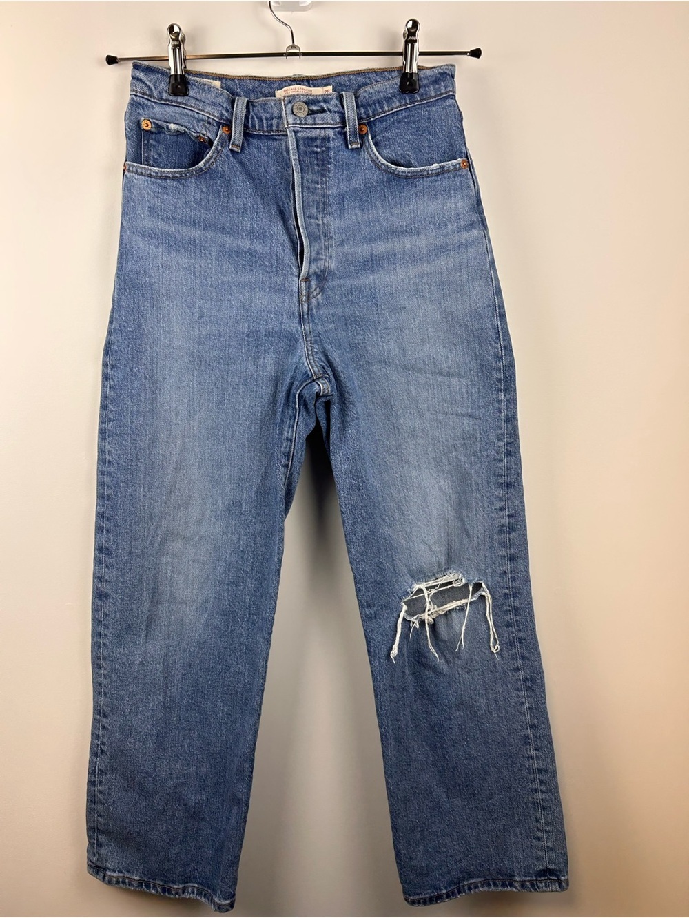 Levi’s Ribcage Straight Jeans 28 High Rise Light Wash Distressed Denim